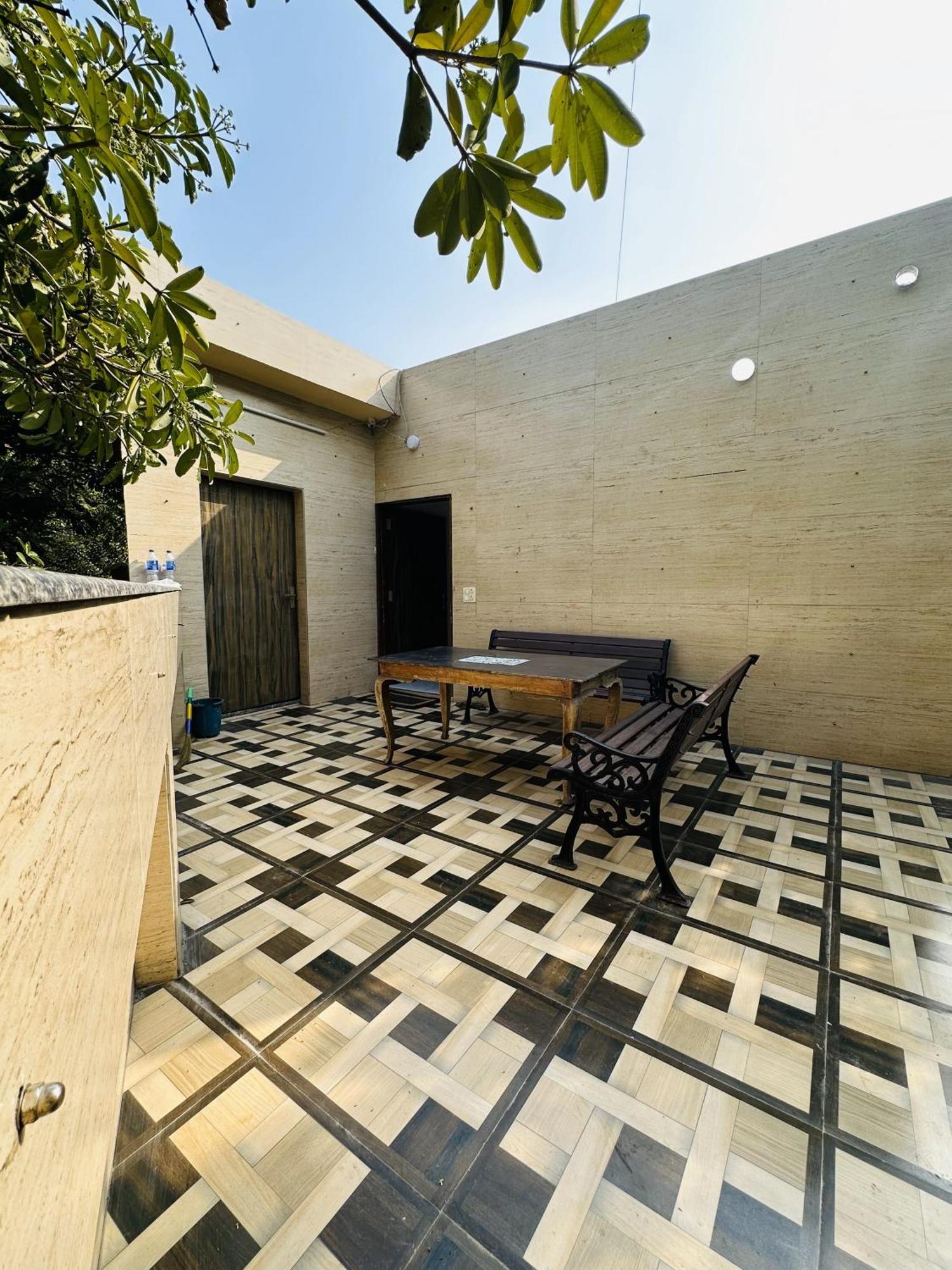 Golden Bed And Breakfast- High Quality Rooms In South Ex-1 D Block New Delhi Buitenkant foto